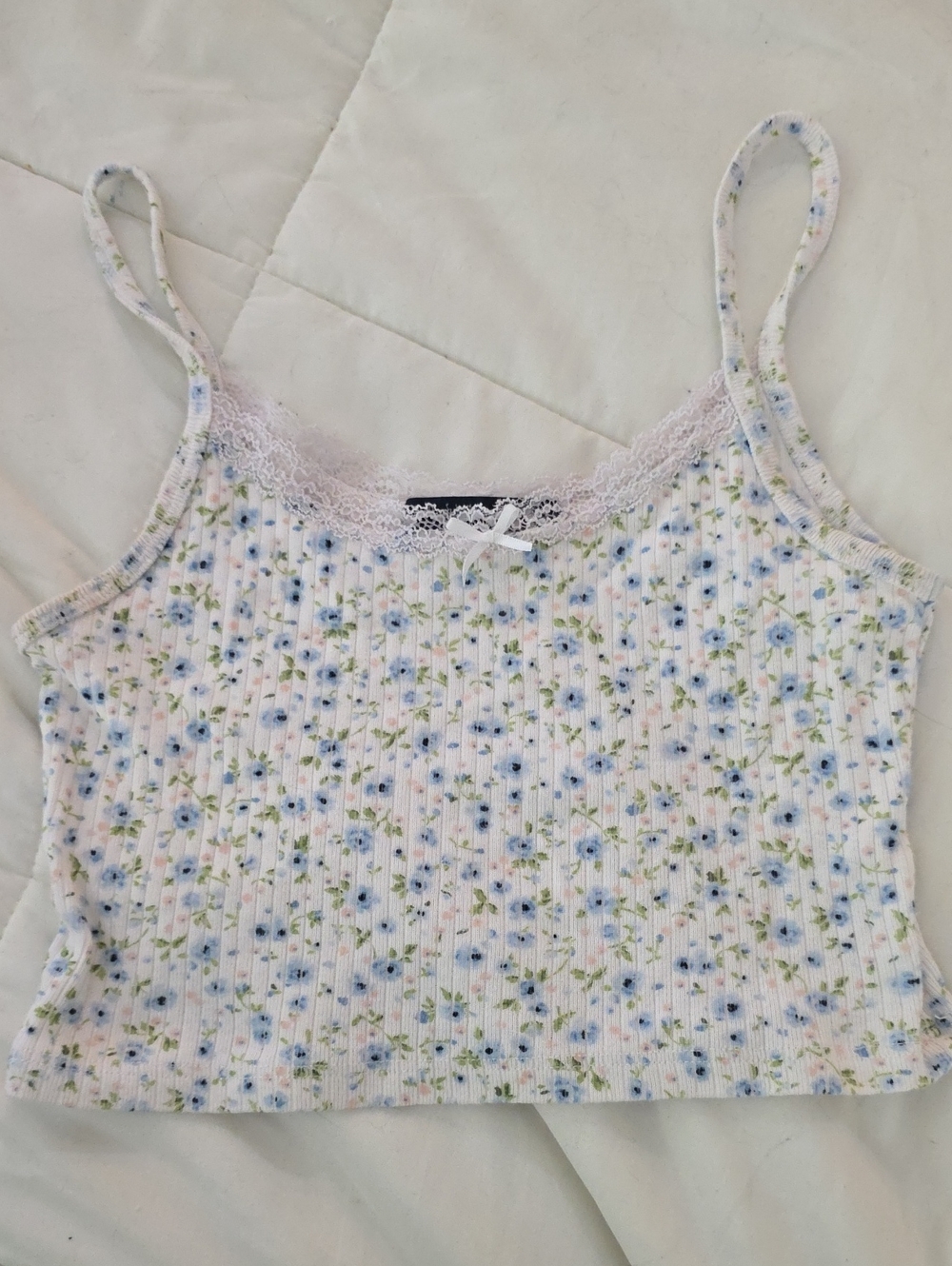 Brandy Melville White Floral Ribbed Lace-Trim Cami - Blue Flowers